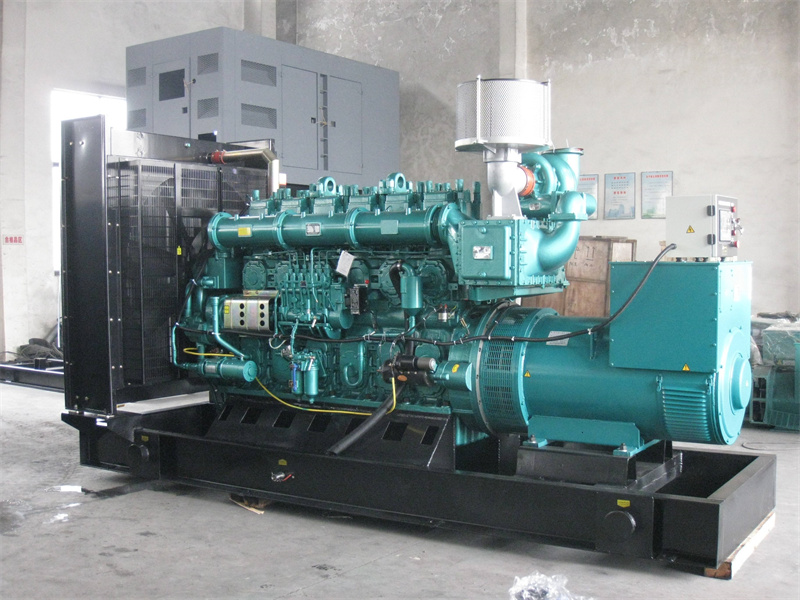沂源200KW 柴油发电机的油耗是多少？